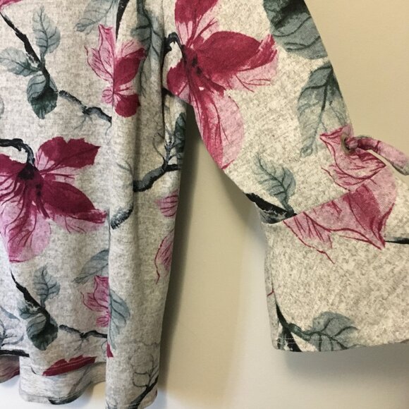 Canadian Clientele Bell Sleeve and Lace and Grommet Floral Sweater - Picture 6 of 16